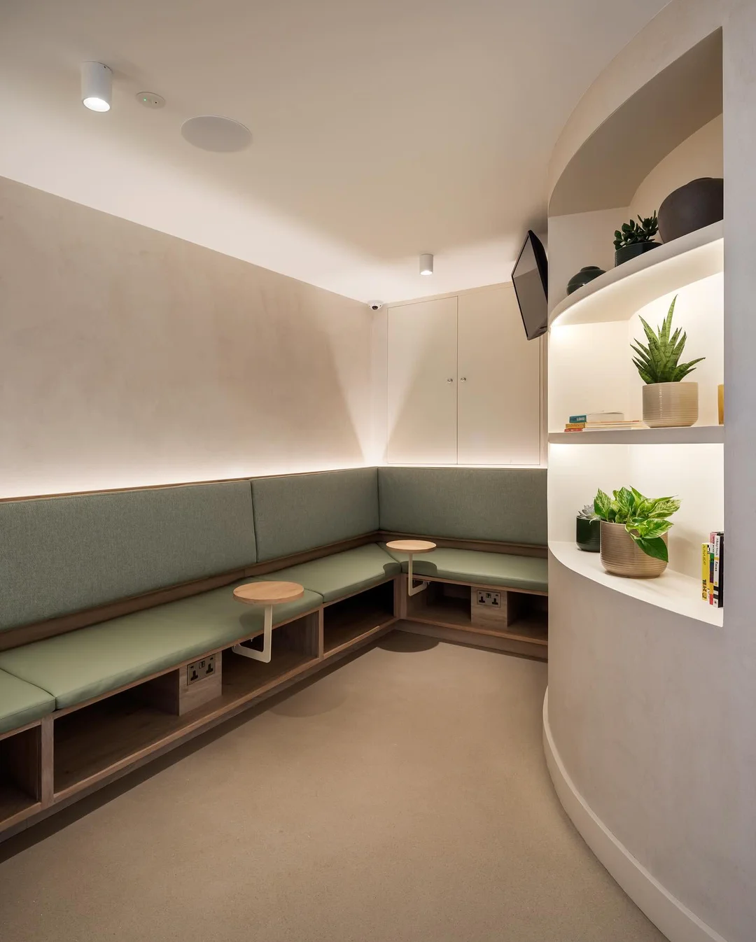 Profile Plastering London - Commercial microcement and polished plaster London and the South East